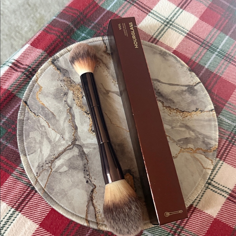 Hourglass Dual-Ended Powder Brush